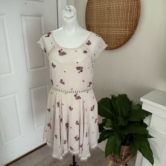 Free People Womens Cream Embroidered Mini Dress Boho Cap Sleeve Mesh M Romantic - Picture 2 of 9